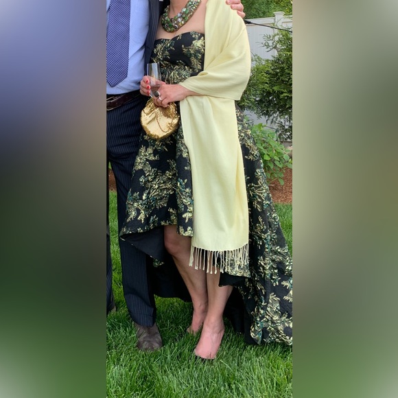 Beautiful formal dress short in the front long in the back - Picture 5 of 5